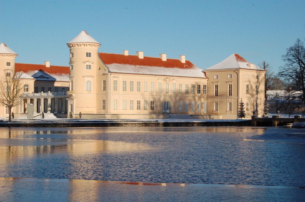 Schloss-Und Seeblick Apartment Rheinsberg Luaran gambar