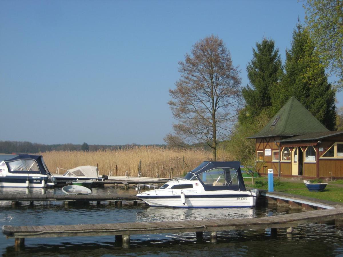 Schloss-Und Seeblick Apartment Rheinsberg Luaran gambar